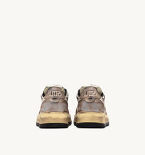 Charger l&#39;image dans la galerie, Autry Sneakers Medalist 01 Low Super Vintage SV41