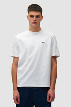Charger l'image dans la galerie, Arte T-Shirt Poster Dos Blanc