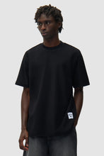 Charger l'image dans la galerie, Arte T-Shirt étiquette Réversible Noir