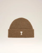 Charger l'image dans la galerie, AMI Femme Bonnet Ami de Coeur en Alpaga Noisette Ecru