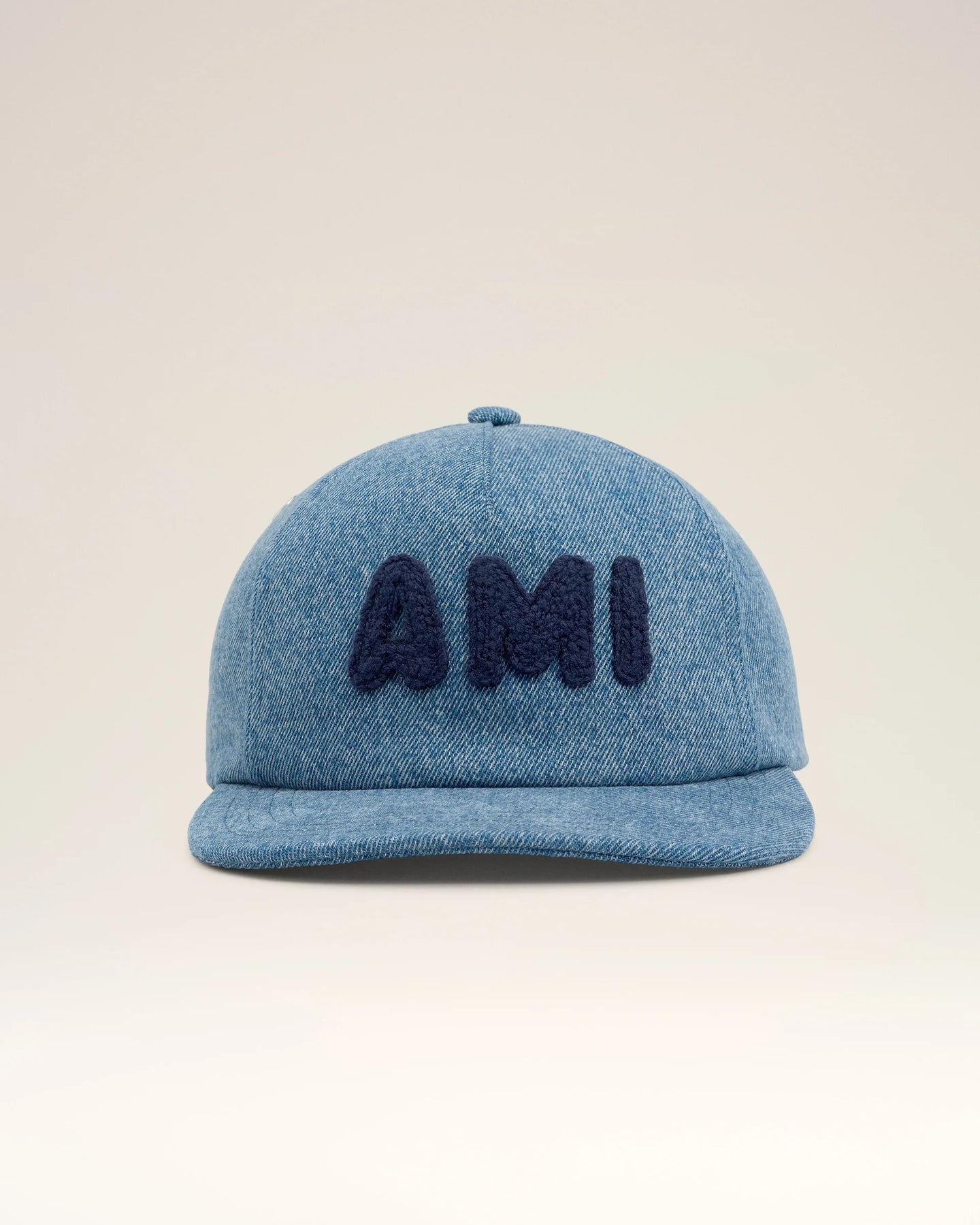 AMI Femme Casquette Trucker en Denim Patch Ami Bleu Used