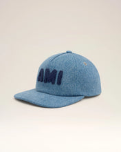 Charger l&#39;image dans la galerie, AMI Femme Casquette Trucker en Denim Patch Ami Bleu Used
