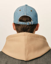 Charger l'image dans la galerie, AMI Casquette Ami de coeur en Denim Bleu Used