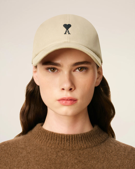 AMI Femme Casquette Ami de coeur Noir Cafe Creme