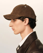 Charger l'image dans la galerie, AMI Casquette Ami de coeur en Velours Marron Chocolat