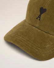 Charger l&#39;image dans la galerie, AMI Casquette Ami de coeur en Velours Bronze