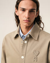 Charger l'image dans la galerie, AMI Surchemise Ami de Coeur en Crochet Beige Taupe
