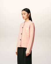 Charger l&#39;image dans la galerie, AMI Femme Cardigan Ami de Coeur en Laine Alpaga Poudre Ecru