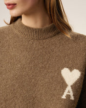 Charger l&#39;image dans la galerie, AMI Femme Pull Ami de Coeur en Alpaga Noisette Ecru