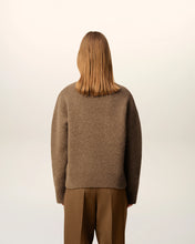 Charger l&#39;image dans la galerie, AMI Femme Pull Ami de Coeur en Alpaga Noisette Ecru