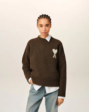 Charger l'image dans la galerie, AMI Femme Pull Ami de Coeur en Alpaga Marron Chocolat