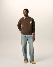 Charger l'image dans la galerie, AMI Pull Ami de Coeur en Alpaga Marron Chocolat