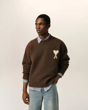 Charger l'image dans la galerie, AMI Pull Ami de Coeur en Alpaga Marron Chocolat