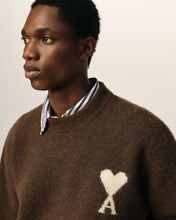 Charger l'image dans la galerie, AMI Pull Ami de Coeur en Alpaga Marron Chocolat