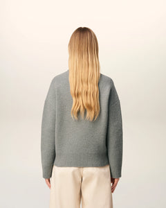 AMI Femme Pull Ami de Coeur en Alpaga Gris Ecru