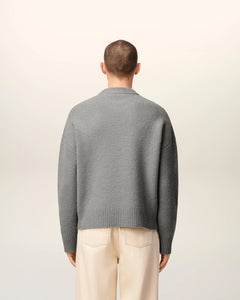 AMI Pull Ami de Coeur en Alpaga Gris Ecru