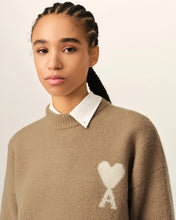 Charger l'image dans la galerie, AMI Femme Pull Ami de Coeur en Alpaga Beige Mastic