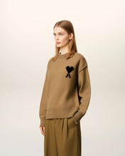 Charger l&#39;image dans la galerie, AMI Femme Pull Ami de Coeur en Laine Camel Noir