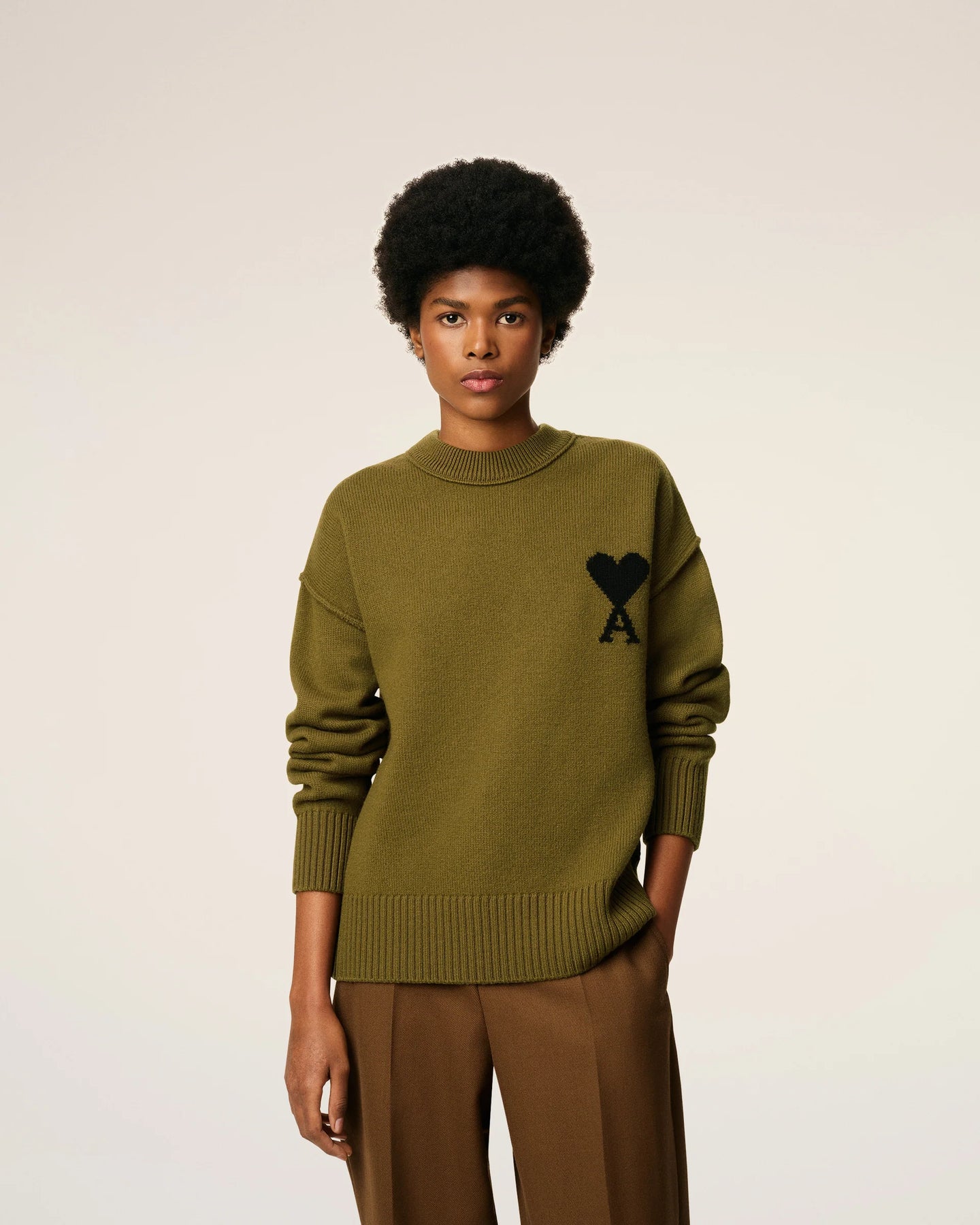AMI Femme Pull Ami de Coeur en Laine Bronze Noir