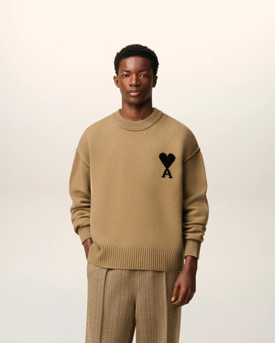 AMI Pull Ami de Coeur en Laine Camel Noir