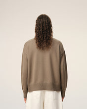 Charger l'image dans la galerie, AMI Pull Bleu Ami de Coeur Beige Taupe