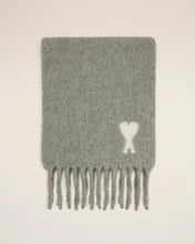 Charger l&#39;image dans la galerie, AMI Femme Echarpe Ami de coeur en Alpaga Gris