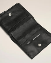 Charger l&#39;image dans la galerie, AMI Portefeuille Ami de Coeur Plié Voulez-Vous en Cuir Noir