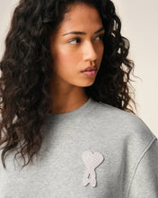 Charger l'image dans la galerie, AMI Femme Sweatshirt Ami de Coeur en Crochet Gris Cendre