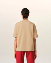Charger l'image dans la galerie, AMI Femme T-shirt Ami de Coeur Embossé Beige Mastic