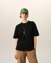 Charger l'image dans la galerie, AMI Femme T-shirt Grand Ami de Coeur Embossé Noir