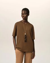 Charger l'image dans la galerie, AMI Femme T-shirt Grand Ami de Coeur Embossé Marron Chocolat