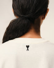 Charger l'image dans la galerie, AMI Femme T-shirt Imprimé Signature Blanc Creme