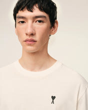 Charger l'image dans la galerie, AMI T-shirt Imprimé Place des Victoires Blanc Creme