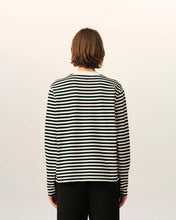 Charger l'image dans la galerie, AMI Femme T-shirt Marinière Ami de Coeur Noir Ivoire