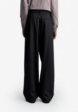 Charger l'image dans la galerie, A.P.C. Pantalon Victoria Ample Marron