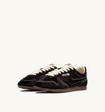 Charger l'image dans la galerie, Autry Sneakers Windspin Pony Mono Brown BN01
