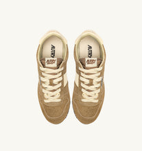 Charger l'image dans la galerie, Autry Sneakers Windspin Suede Couro Rutabaga UB40