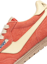 Charger l'image dans la galerie, Autry Sneakers Windspin Suede Blush Rutabaga UB29