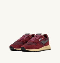 Charger l'image dans la galerie, Autry Sneakers Reelwind Low Suede Rounge Cordovan UT29