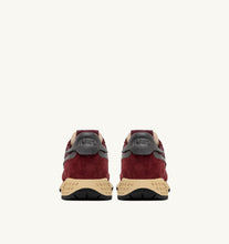 Charger l'image dans la galerie, Autry Sneakers Reelwind Low Suede Rounge Cordovan UT29