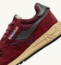 Charger l'image dans la galerie, Autry Sneakers Reelwind Low Suede Rounge Cordovan UT29