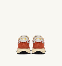 Charger l'image dans la galerie, Autry Sneakers Reelwind Low Nylon Orange Rust NC42