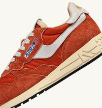 Charger l'image dans la galerie, Autry Sneakers Reelwind Low Nylon Orange Rust NC42
