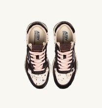 Charger l'image dans la galerie, Autry Sneakers Reelwind Low Pony Cow Brown OG01