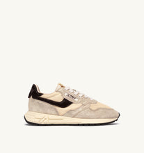 Charger l'image dans la galerie, Autry Sneakers Reelwind Low Pony Platine Brown YO01