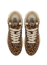 Charger l&#39;image dans la galerie, Autry Sneakers Reelwind Low Leather Light Leo UJ02