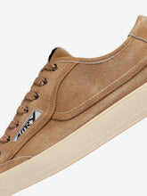 Charger l'image dans la galerie, Autry Sneakers Windscape Low Suede Foam KQ07