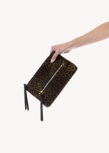 Charger l'image dans la galerie, Jerome Dreyfuss Pochette Lucky Clutch Croûte Velours Imprimé Léopard Kaki