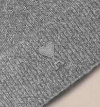 Charger l&#39;image dans la galerie, AMI Bonnet Ami de coeur en Cachemire Gris