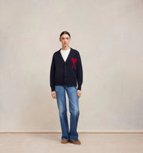 Charger l&#39;image dans la galerie, AMI Cardigan Boxy Ami de Coeur en Laine Marine